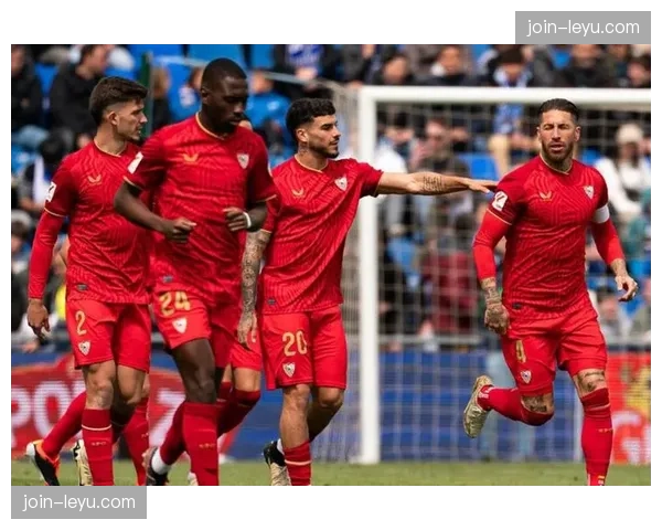 西甲球队通过三到四脚传递直接形成射门，展现务实进攻哲学