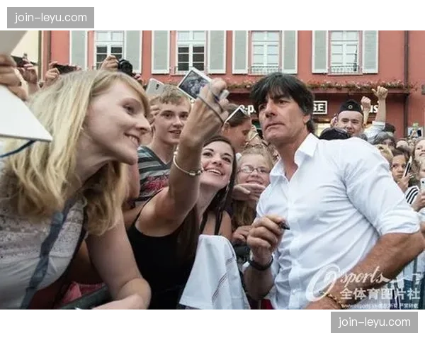 世界杯期间将启用的球迷广场与公共交通接驳方案